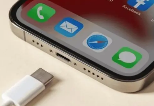石碌镇苹果15维修分享iPhone15改USB-C接口后能和安卓用户互借充电器吗 